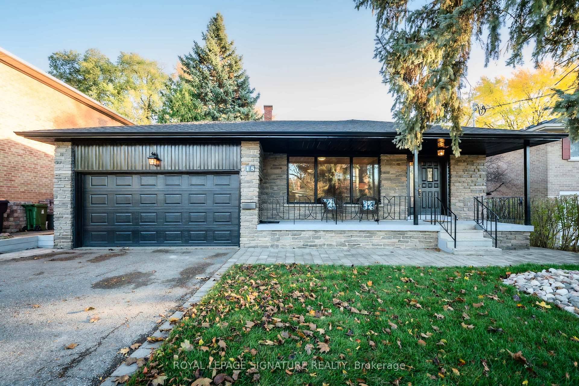 Pretty on Prattley ! Fully renovated 4 level backsplit featuring 4 bedrooms and 2 bathrooms Lower Bright open concept living and dining room, renovated kitchen with brand new stainless steel ...