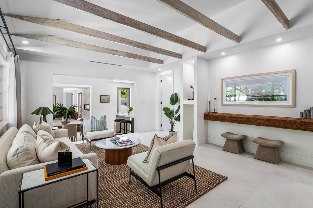 Available Dec April ! Enjoy the ultimate winter getaway in this fully renovated and fully furnished Flamingo Park home blending historic charm, modern luxury, and an unbeatable West Palm Beach ...