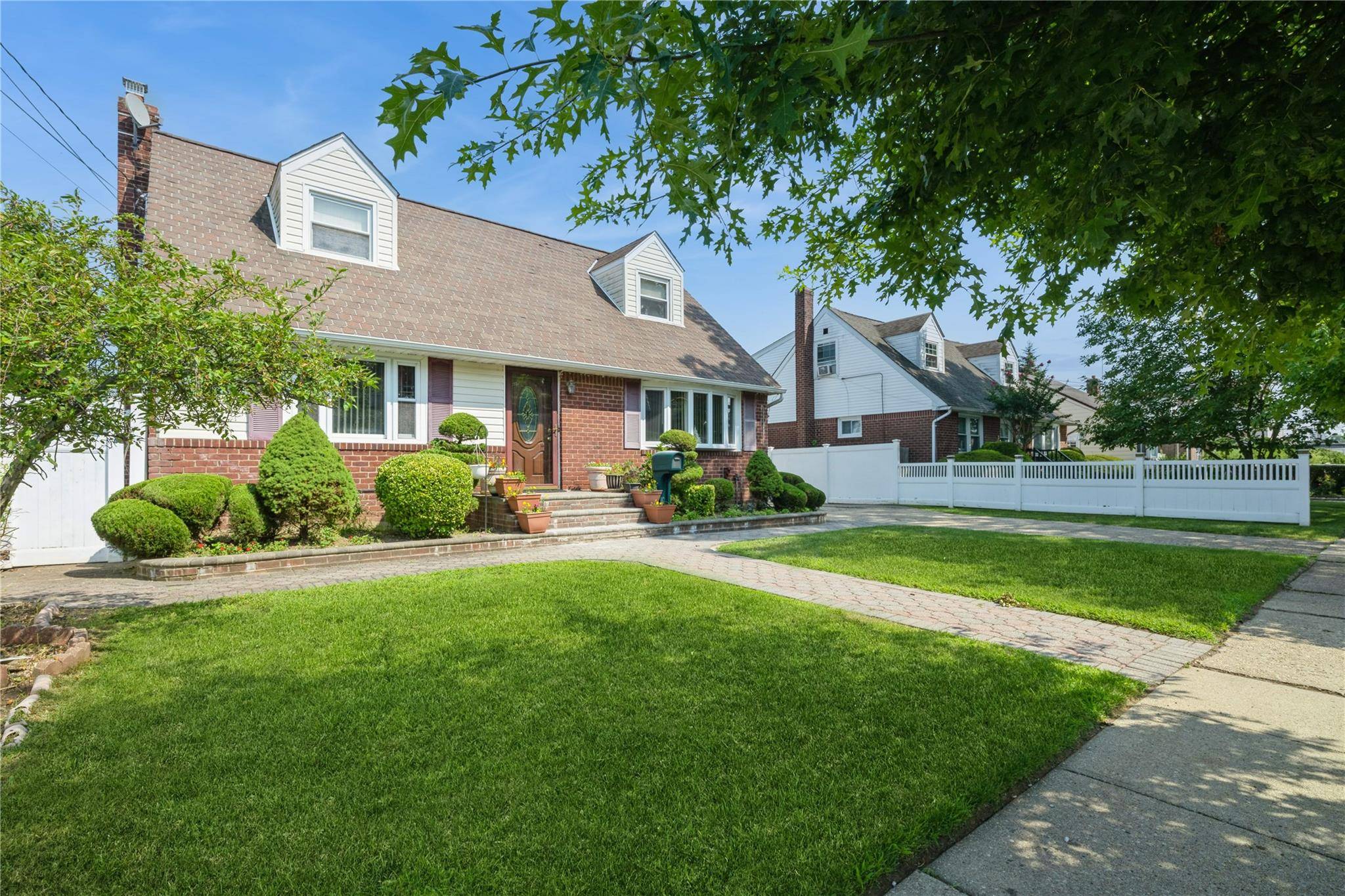 Beautiful expanded brick cape !