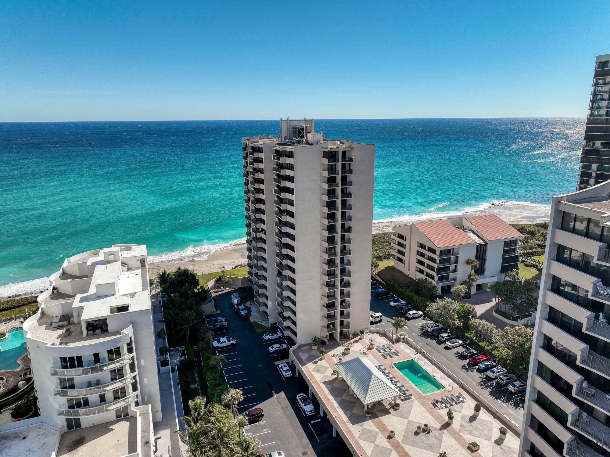 Spectacular Intracoastal and Ocean Views !
