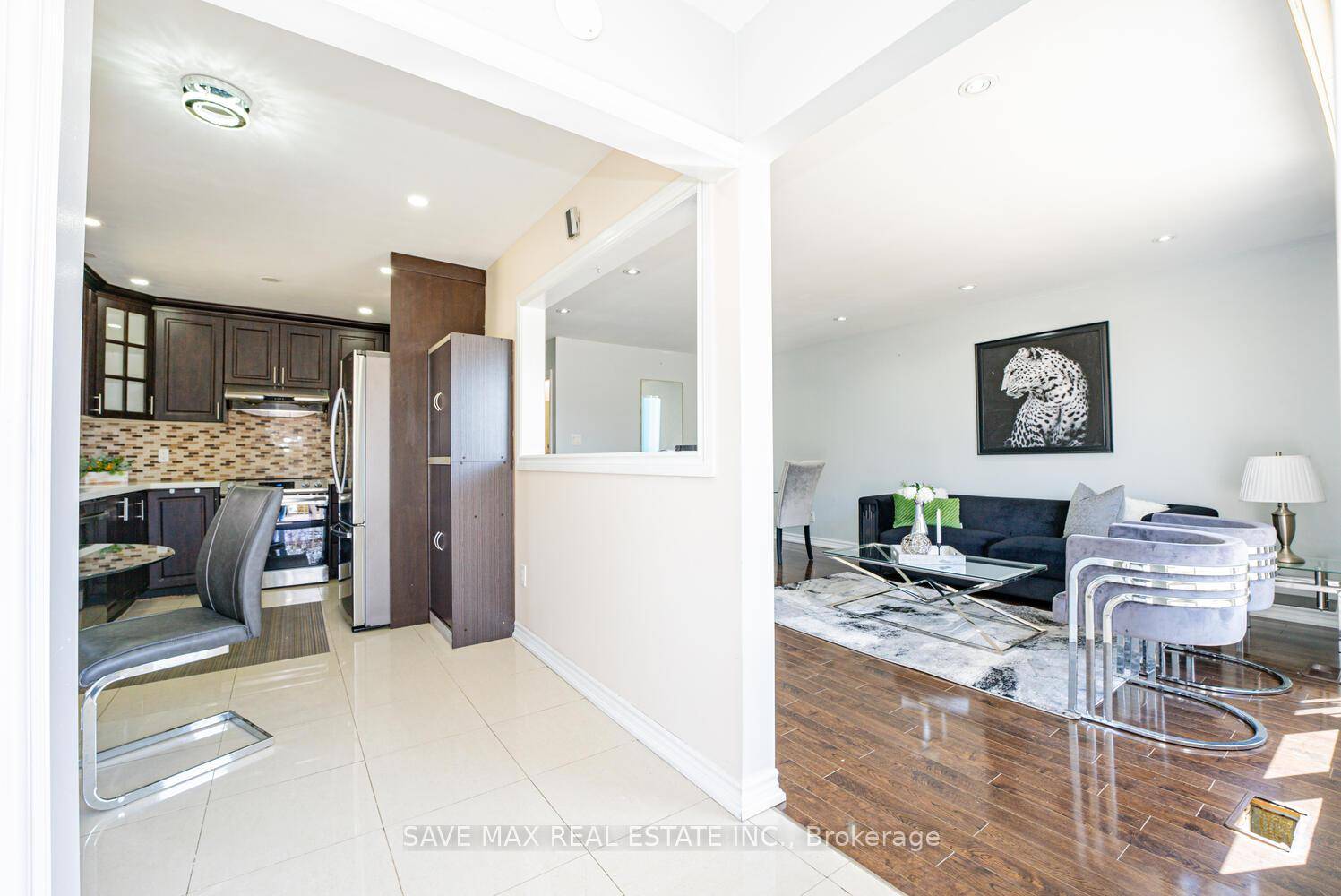 Rare combination to find 6 3 3 bed, 4 2 2 Full bath in Northwood park community.