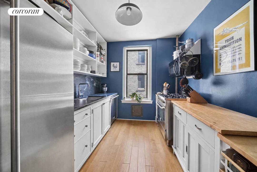Nicely maintained two bedroom co op apartment featuring both northern and southern exposures, offering great natural light throughout the day.