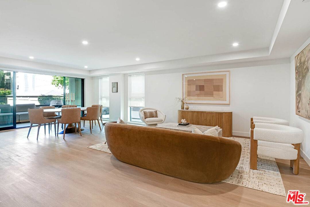 350  N Palm Dr 2BR Beverly Hills Post Office | B.H.P.O. La