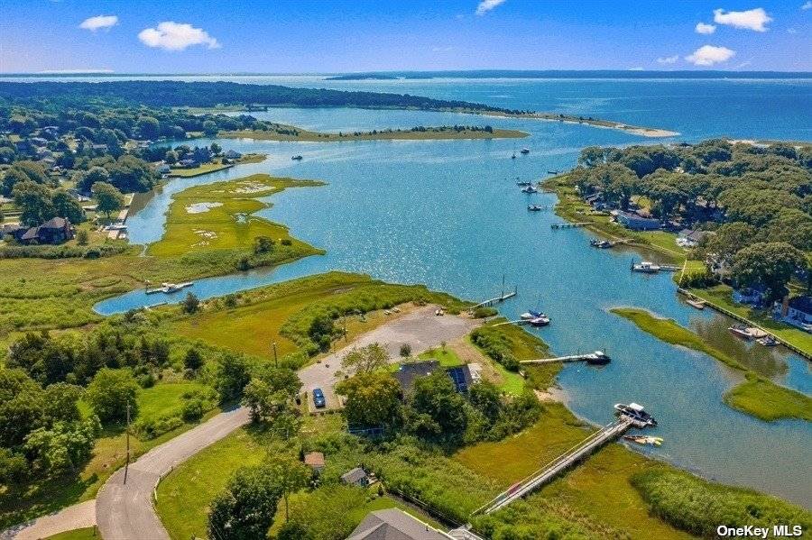 Spectacular Waterfront 4Bdr 3Bth Quintessential Northfork Beach Home.