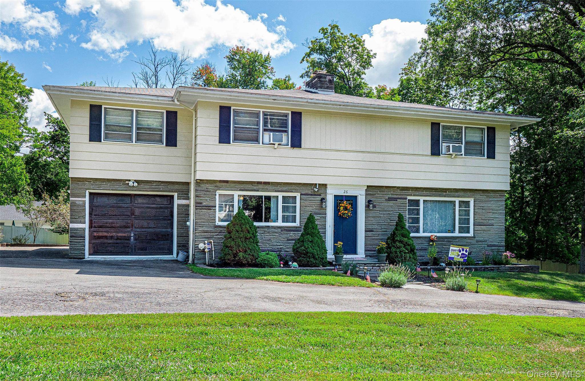 Welcome home to 26 Laura Lane located in the Heart of the Village of Warwick.