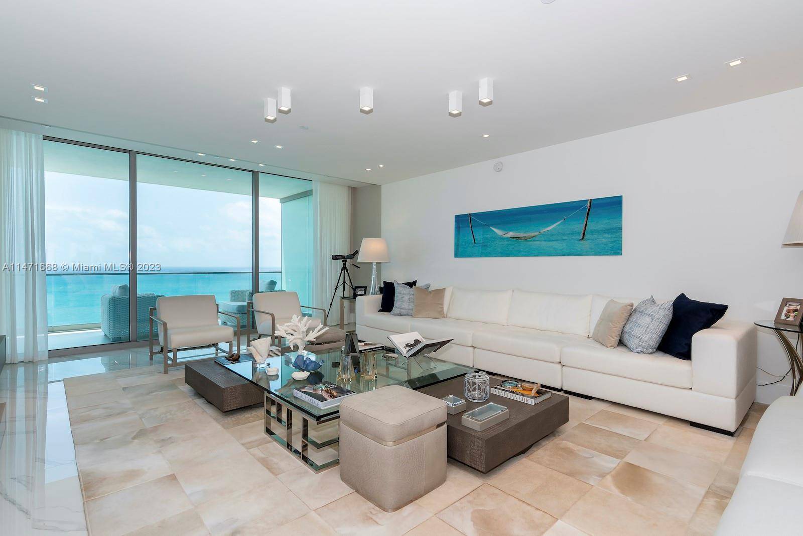 Gorgeous unit at the most prestigious building at Bal Harbour.