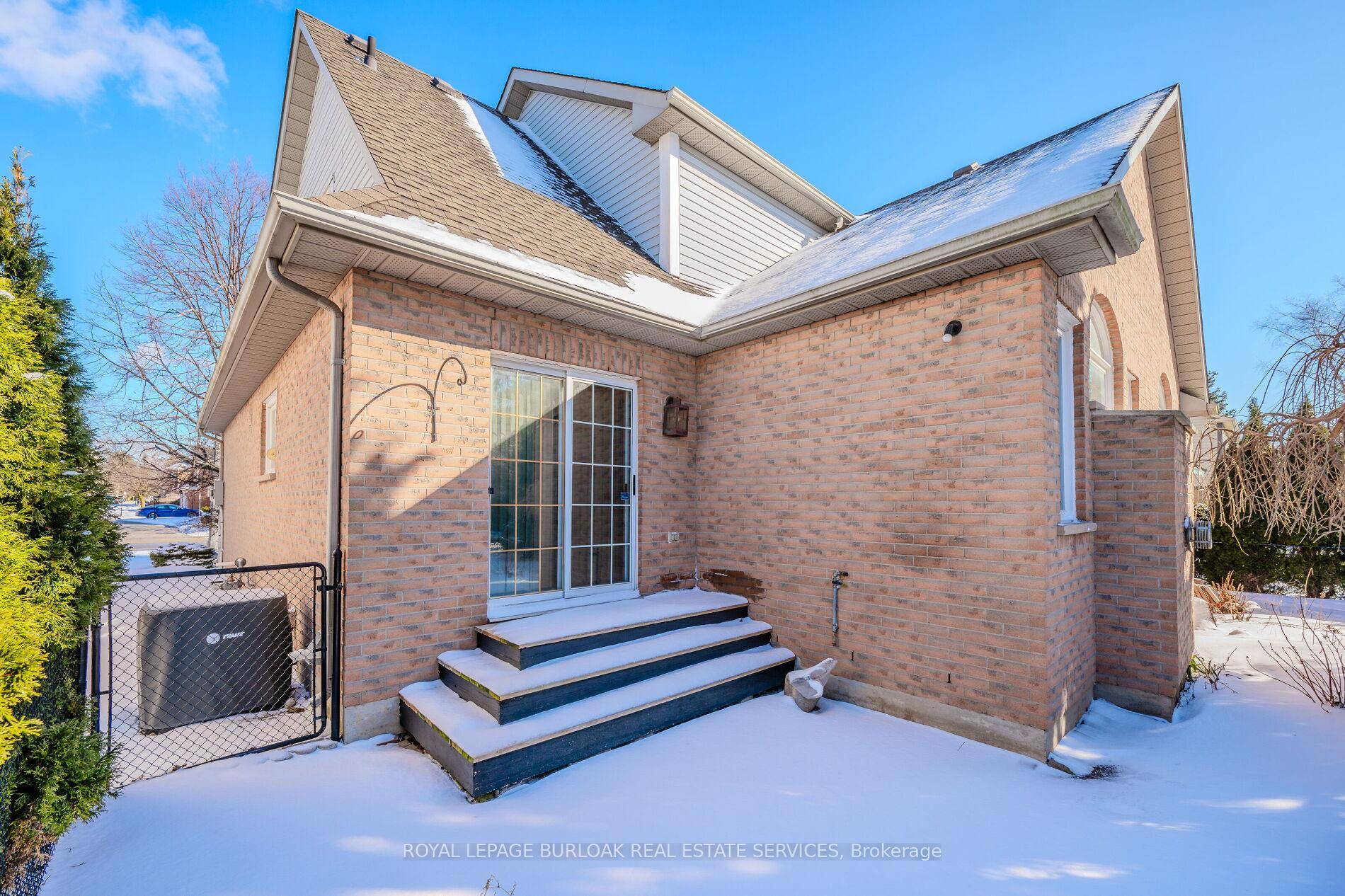 Rare opportunity to rent in the prestigious Millcroft Golf community.