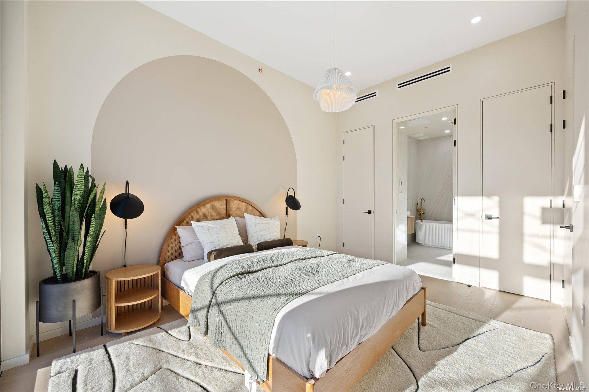Unit PH1E is a well designed, south facing 1 bedroom, 1 bathroom residence, offering 633 square feet of interior living space.
