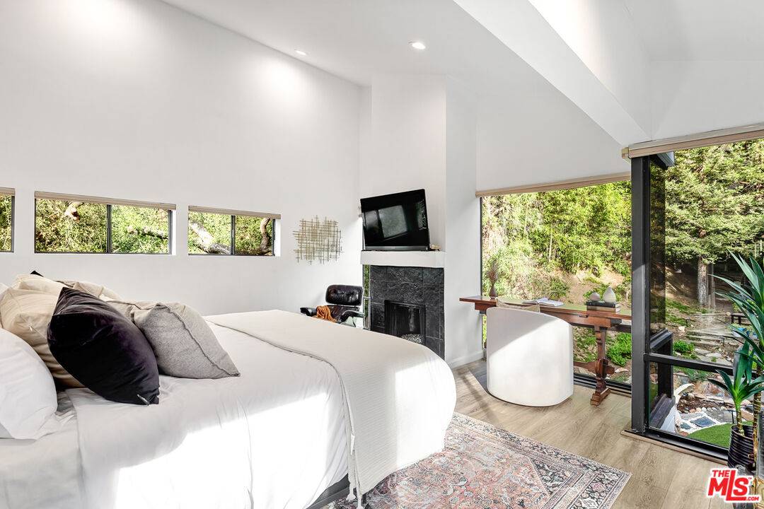 2350   Benedict Canyon Dr 4BR Beverly Hills Post Office | B.H.P.O. La