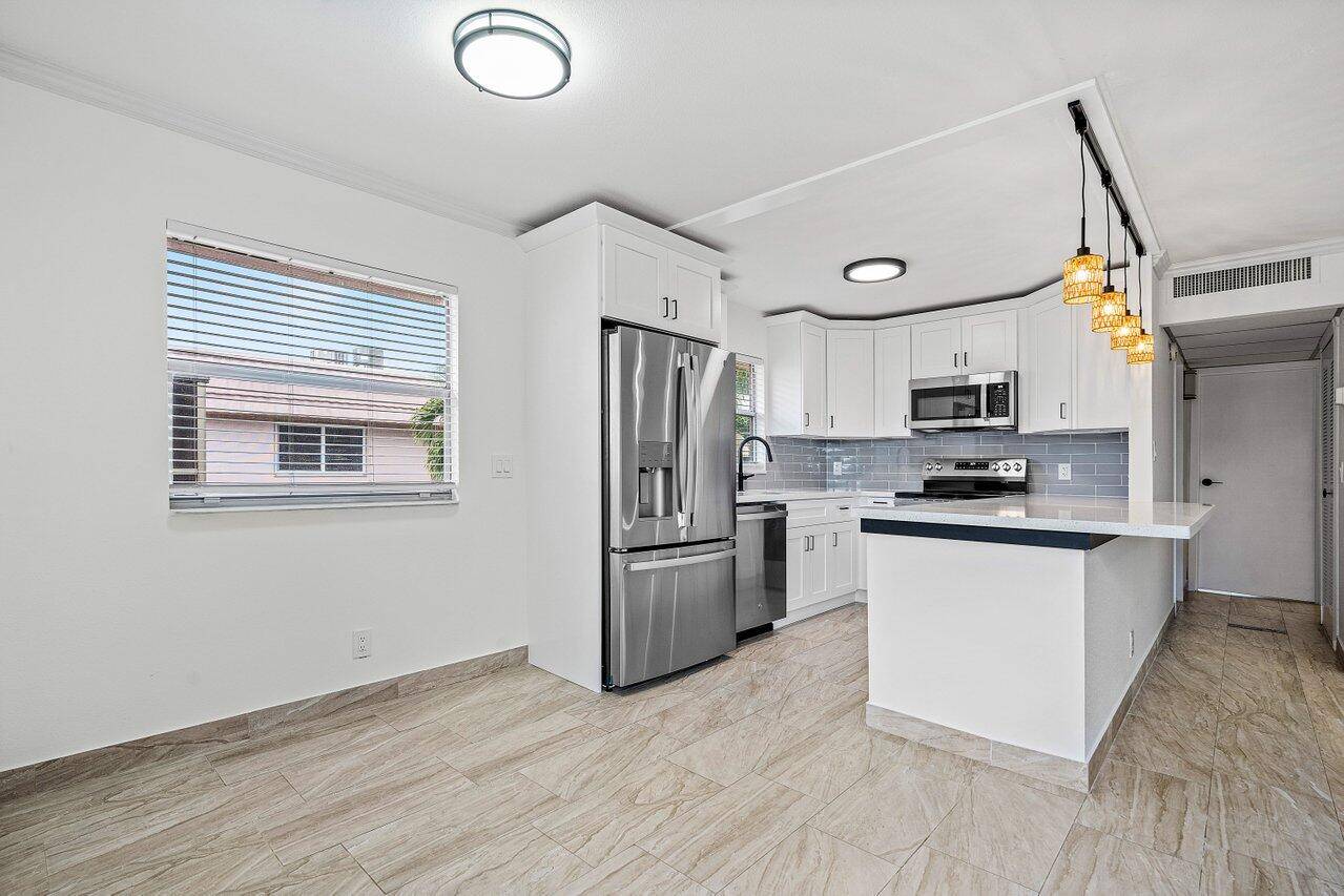 372 Saxony H Lane Condo Palm Beach