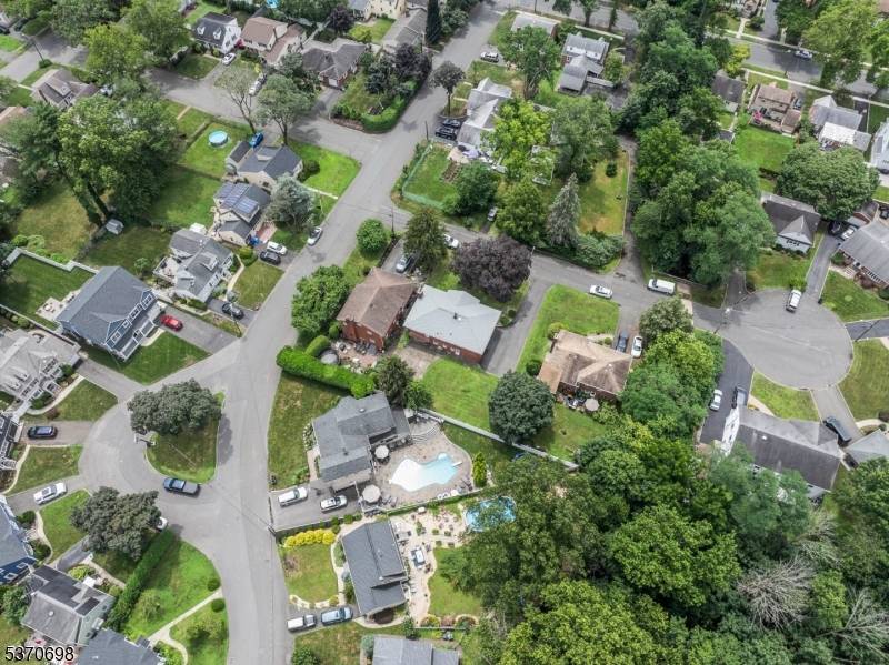 Custom built 3 bedroom, 3 full bath bi level home on a quiet cul de sac.