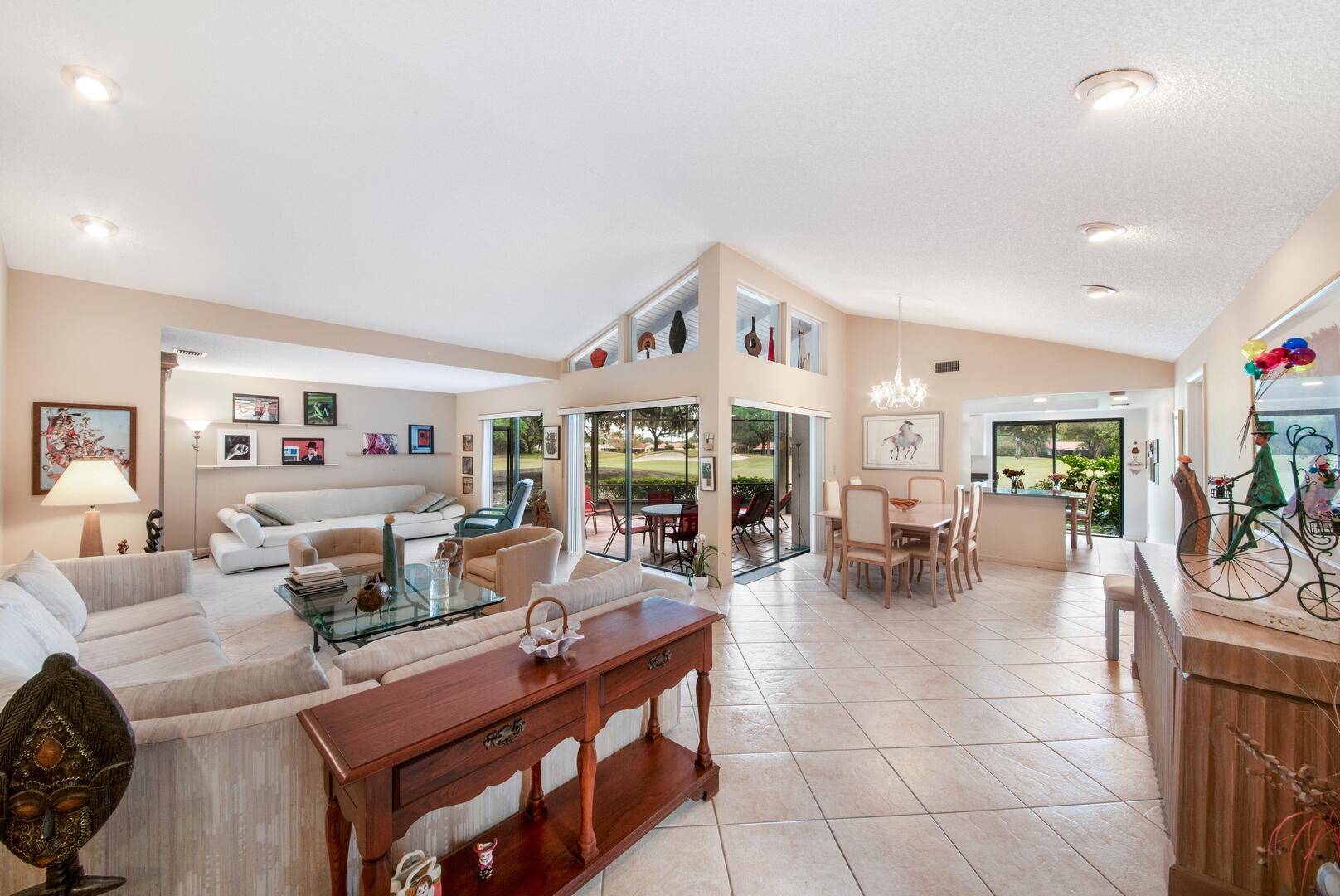 Welcome to this beautifully maintained 2 bedroom, 2.