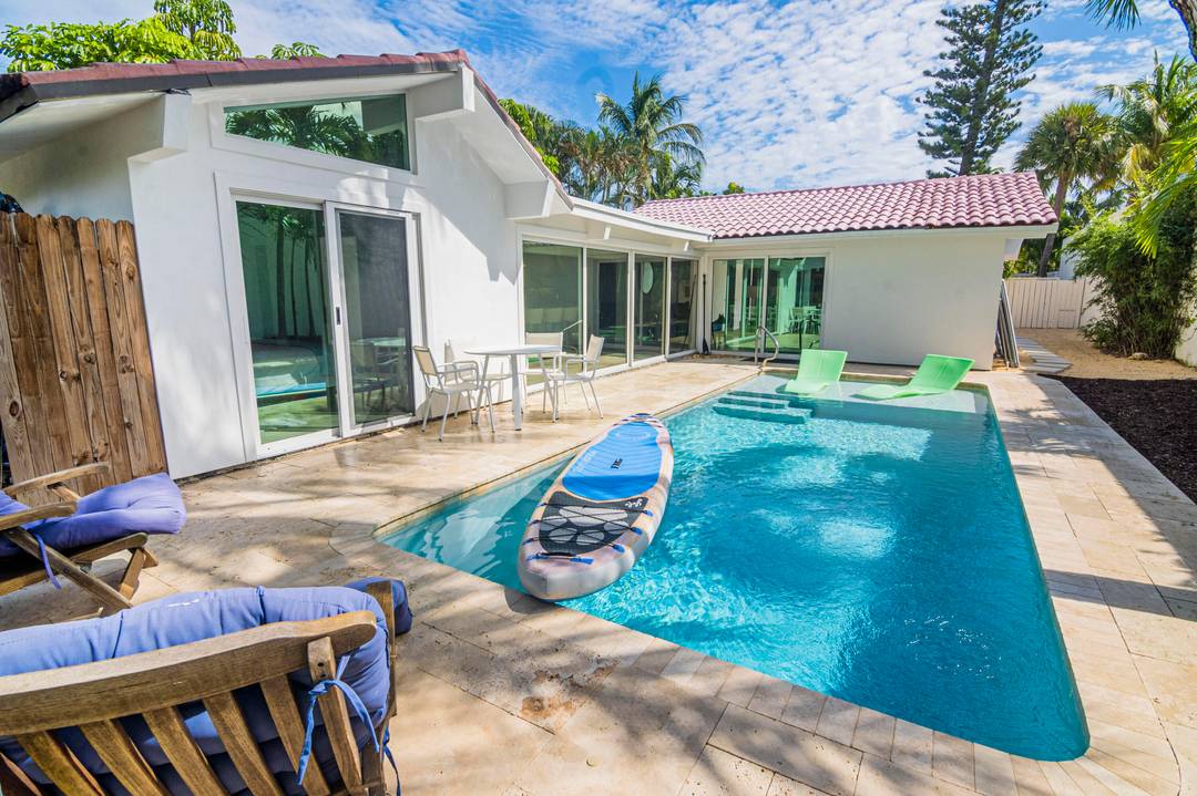 Private pool spa home in gated community at Jupiter Beach.