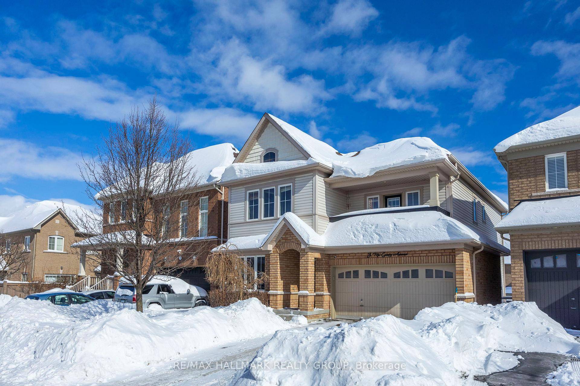 Welcome to 3 McGinty Ave, a 2 storey Single Detached residence in the prestigious Imagination neighborhood.