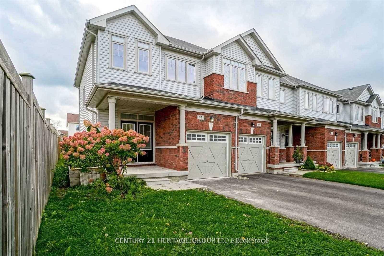 Beautifully maintained 3 Bedroom, 3 Bath End Unit Townhome in West Bayfield, Barrie, filled with natural light from extra windows with hardwood floors throughout.