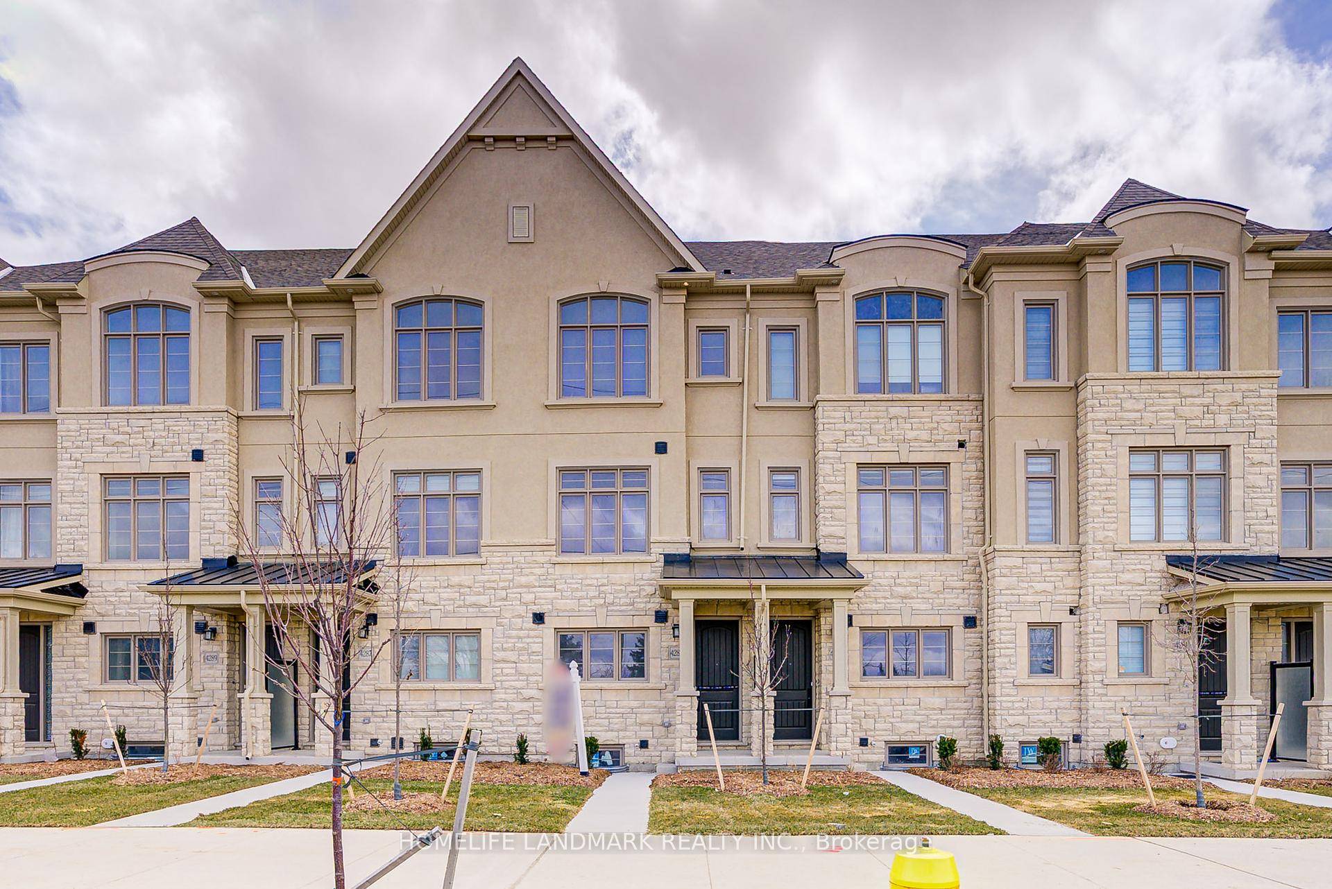 Brand NEW kylemore Communities Exquisite Luxury 3 1bedrooms 3 bathrooms, 1860SF basement not include 77SF balcony, inner townhome with clear view, located in the distinguished Angus Glencommunity in center of ...