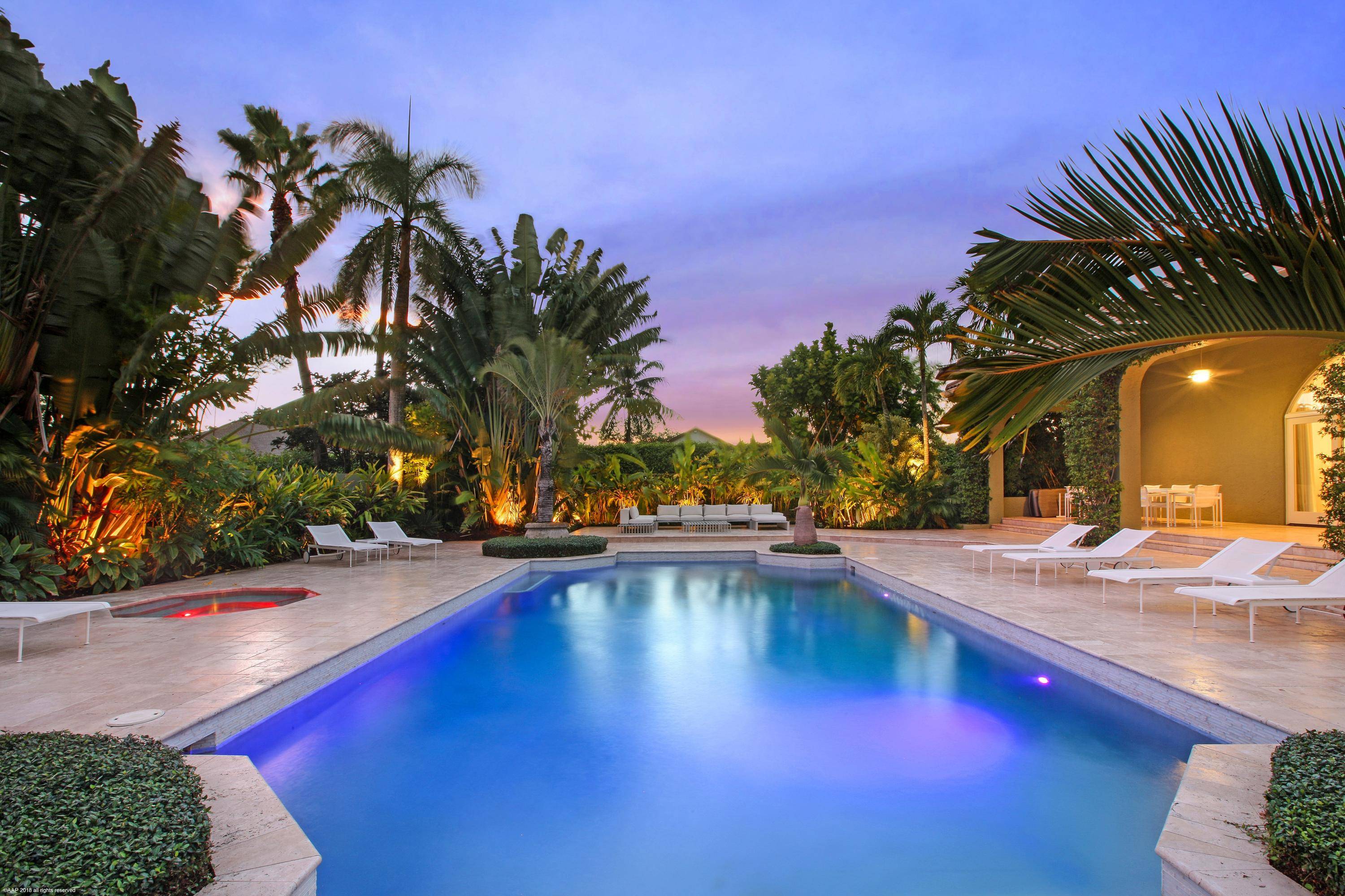 For the discerning client looking to purchase a stunning and quality home, an equestrian facility that can accommodate many horses, and to be incredibly close to WEF, this is exactly ...