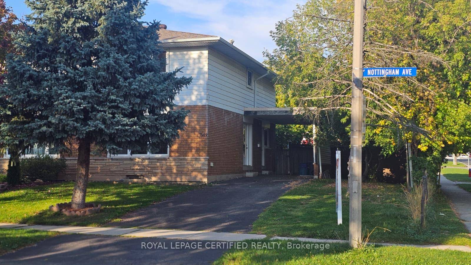 Beautiful 3 Bedroom Semi Detached Home in Prime Location A Must See !