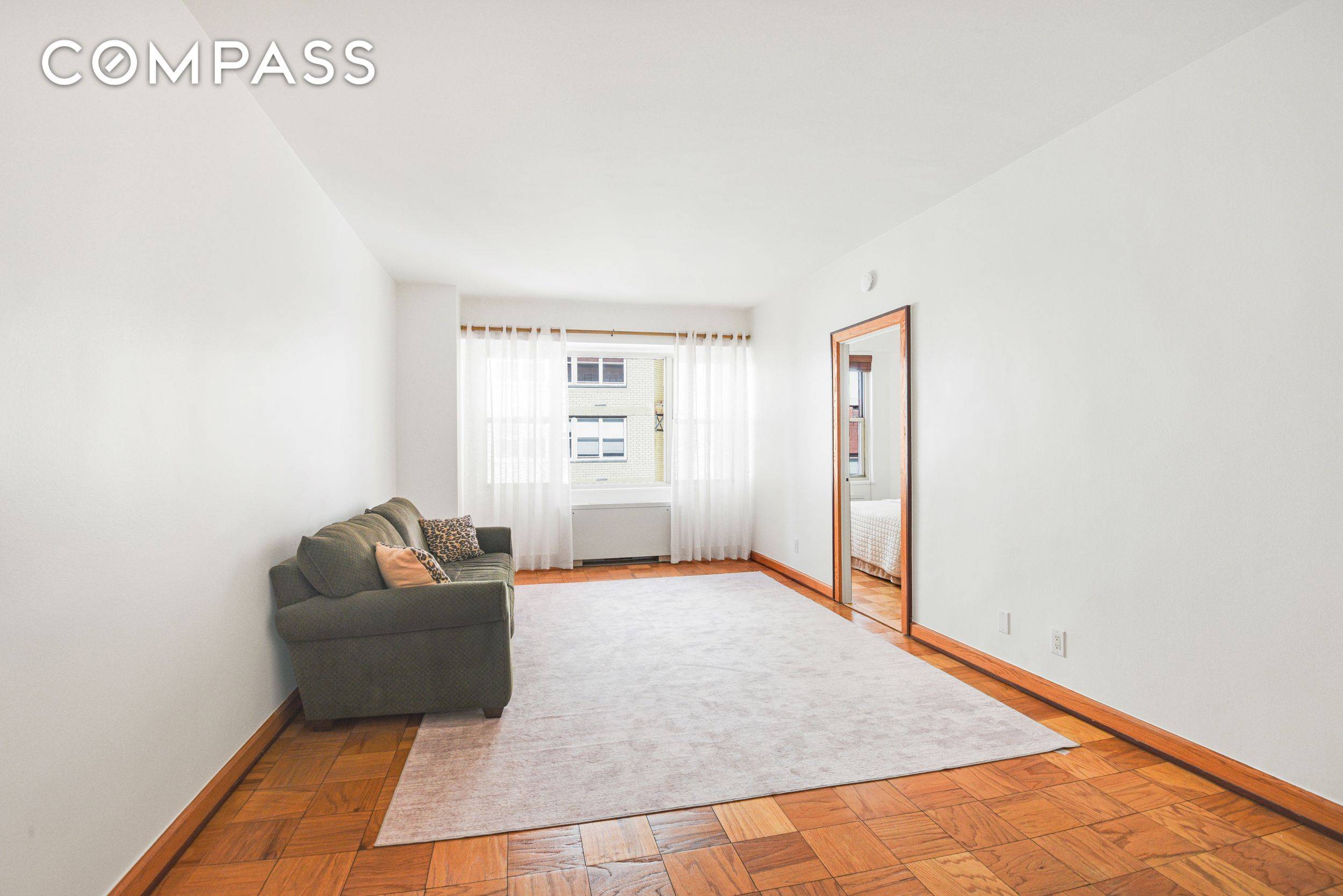 Residence 10P is a north facing one bedroom one bathroom home in a full service co op in Lenox Hill This spacious apartment offers versatility and convenience with a separate ...