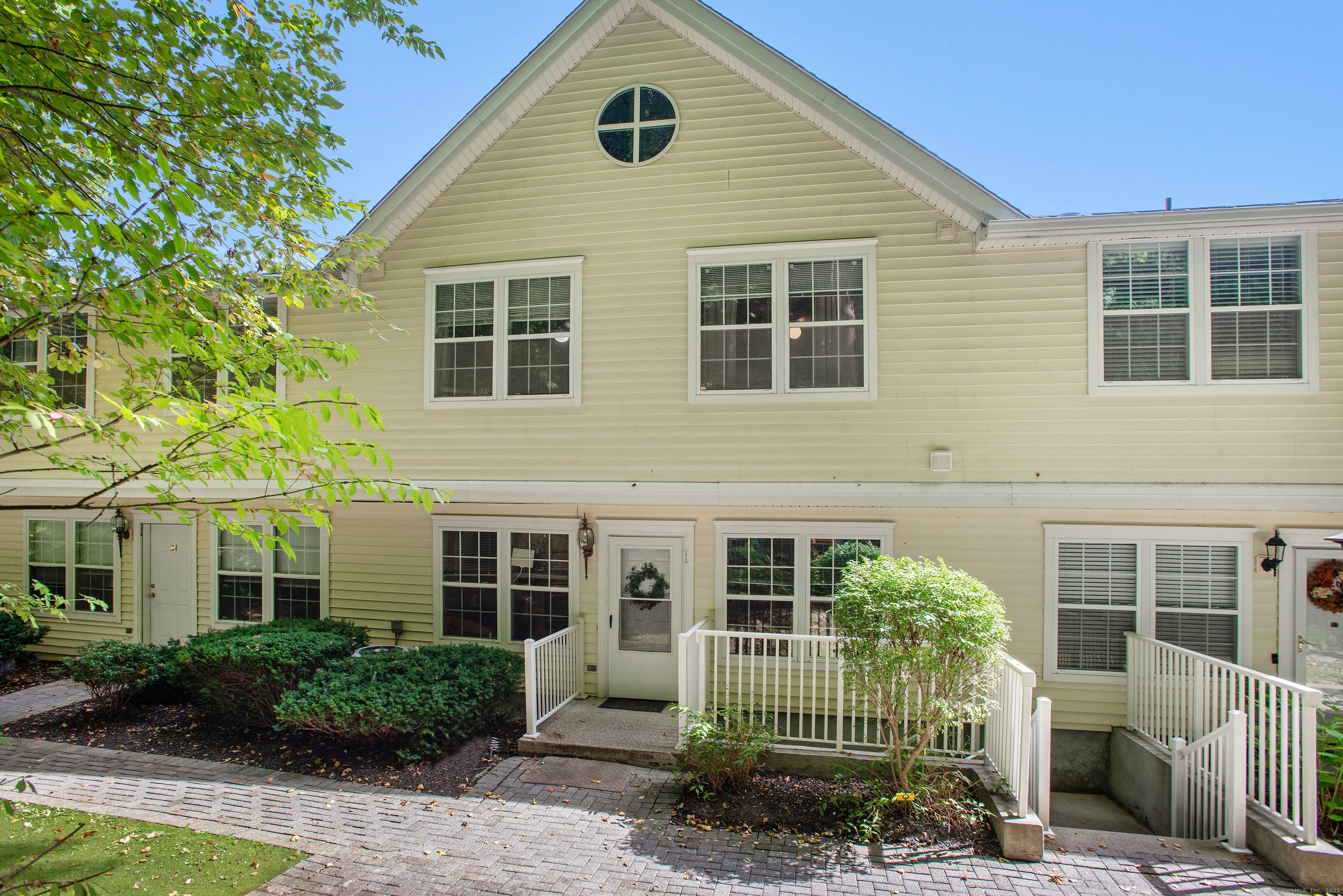 Welcome Home to Stonehouse Commons !