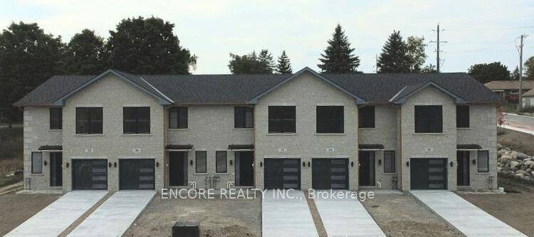 Modern 3 Bedroom, 4 Bathroom home on a large 20ft x 99ft lot with premium finishes throughout.