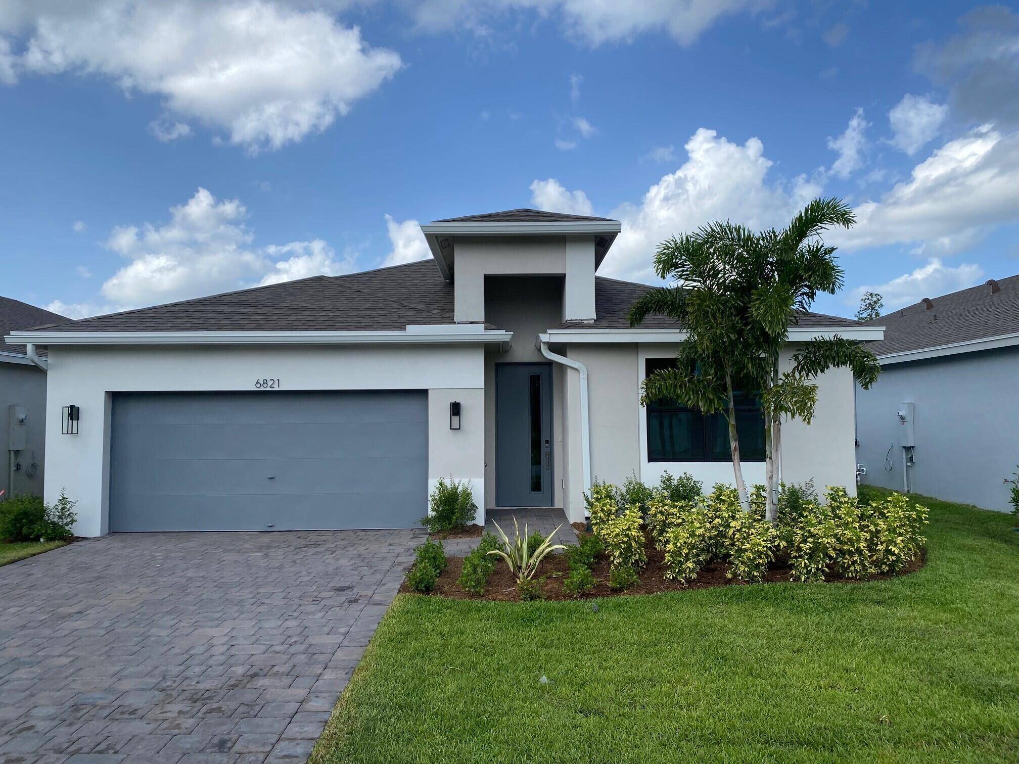 The Cali floor plan is a single story, single family home with 1, 828 square feet featured in our Preserves at Park Trace community in Stuart, Florida.