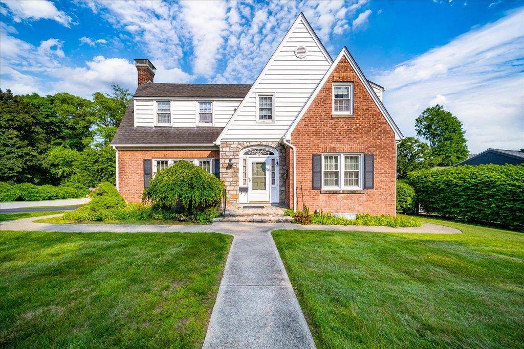 Situated on this perfect corner lot on a tree lined street sits this Brick amp ; Stone custom built home close to all Beacon has to offer.