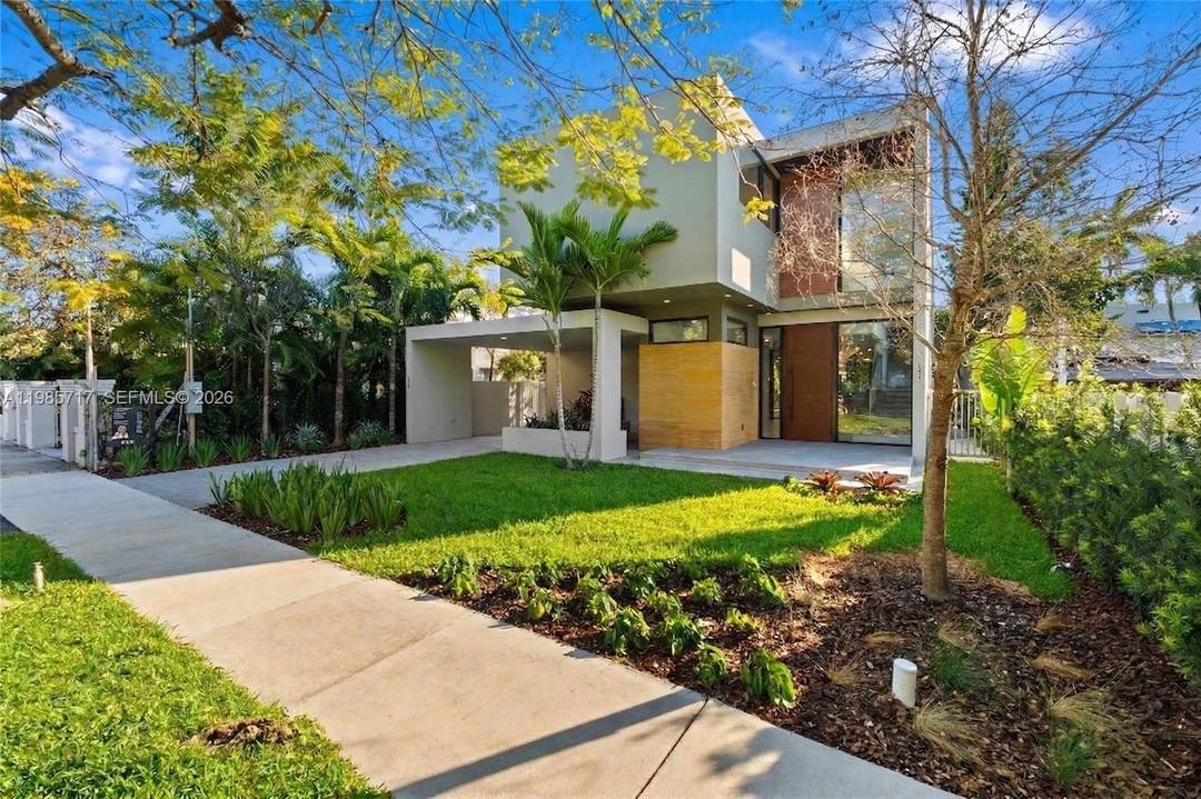 LOCATED IN THE ROADS, one of Miami s most charming and tree lined enclaves, this newly built residence invites you to experience a lifestyle defined by elegance, privacy, and effortless ...
