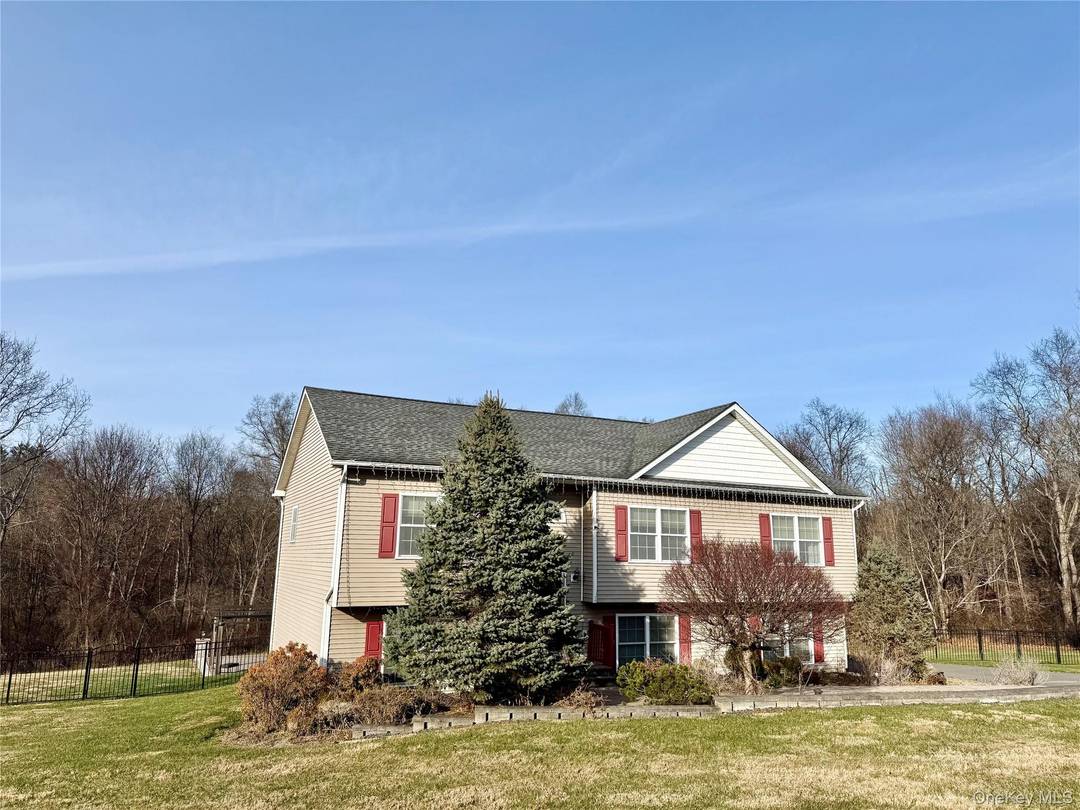 Available Jan 1st 2026 Beautiful 4 Bedroom, 3 Bath Home on 2 Acres Country Living at Its Best Experience the perfect blend of comfort, privacy, and convenience in this spacious ...