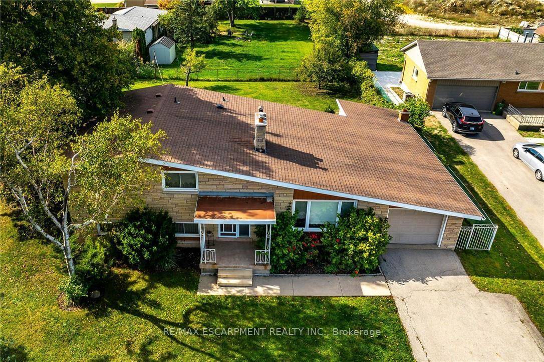 Welcome to beautiful side split at 5 Third Road E, Stoney Creek.
