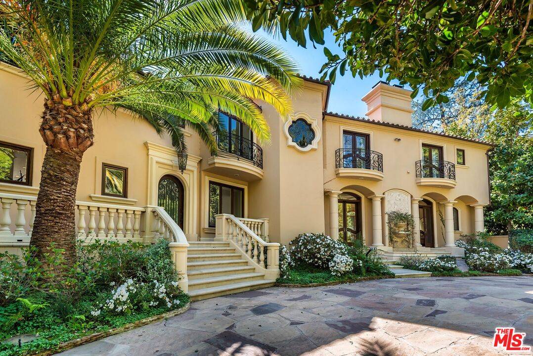 1549 Lindacrest DR 4BR Beverly Hills Post Office | B.H.P.O. La