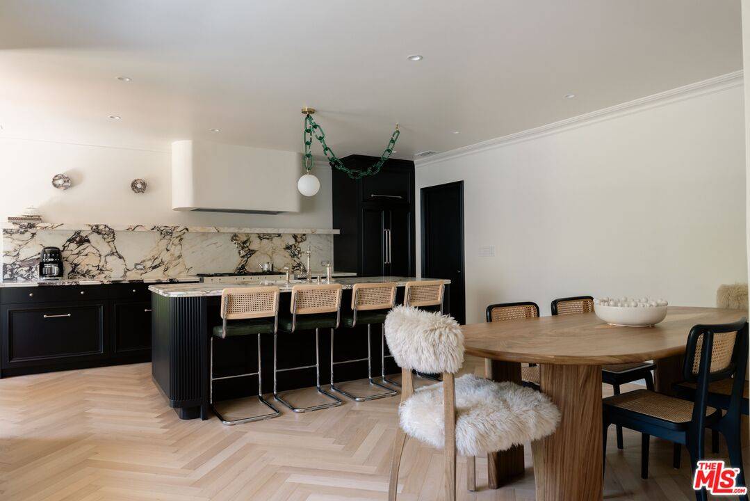 236  S Reeves Dr 3BR Beverly Hills La