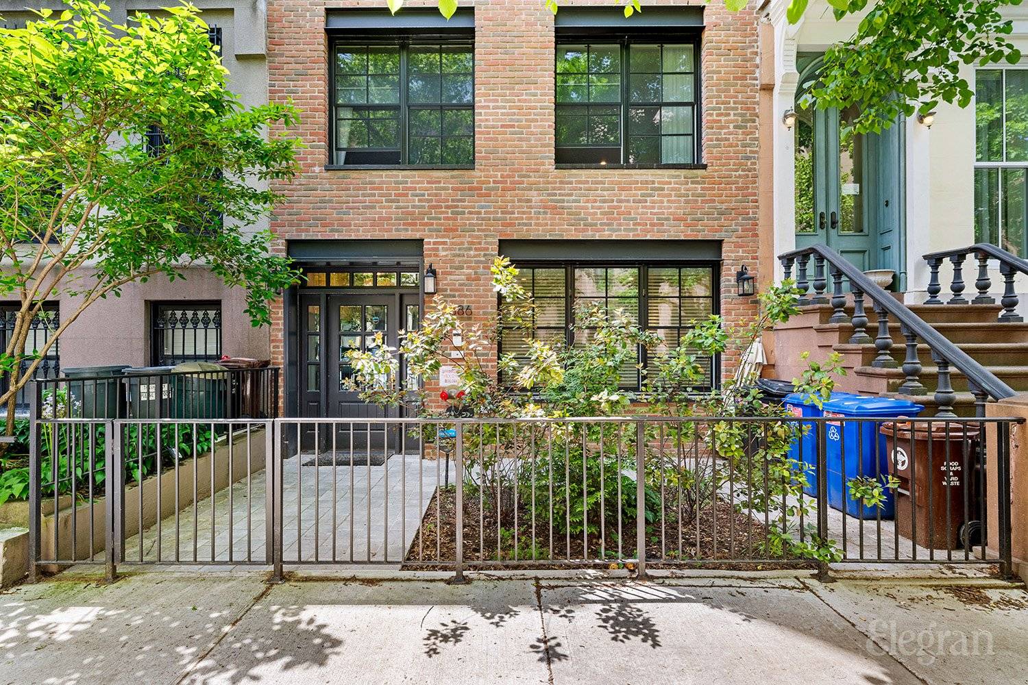 Gorgeous Townhouse Alternative with Private Backyard Step into luxury living at 686 Carroll Street, where sophistication meets convenience in the heart of Park Slope.