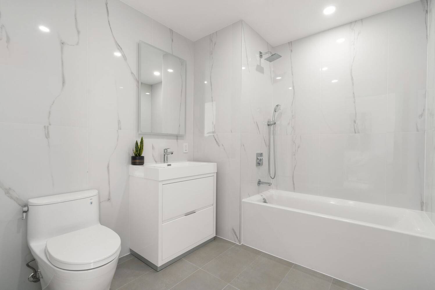 Immediate Occupancy Brand New Construction Parking amp ; Storage Available Welcome to Ocean 24, a thoughtfully designed new development offering 24 residences along the scenic, tree lined boulevard of Ocean ...