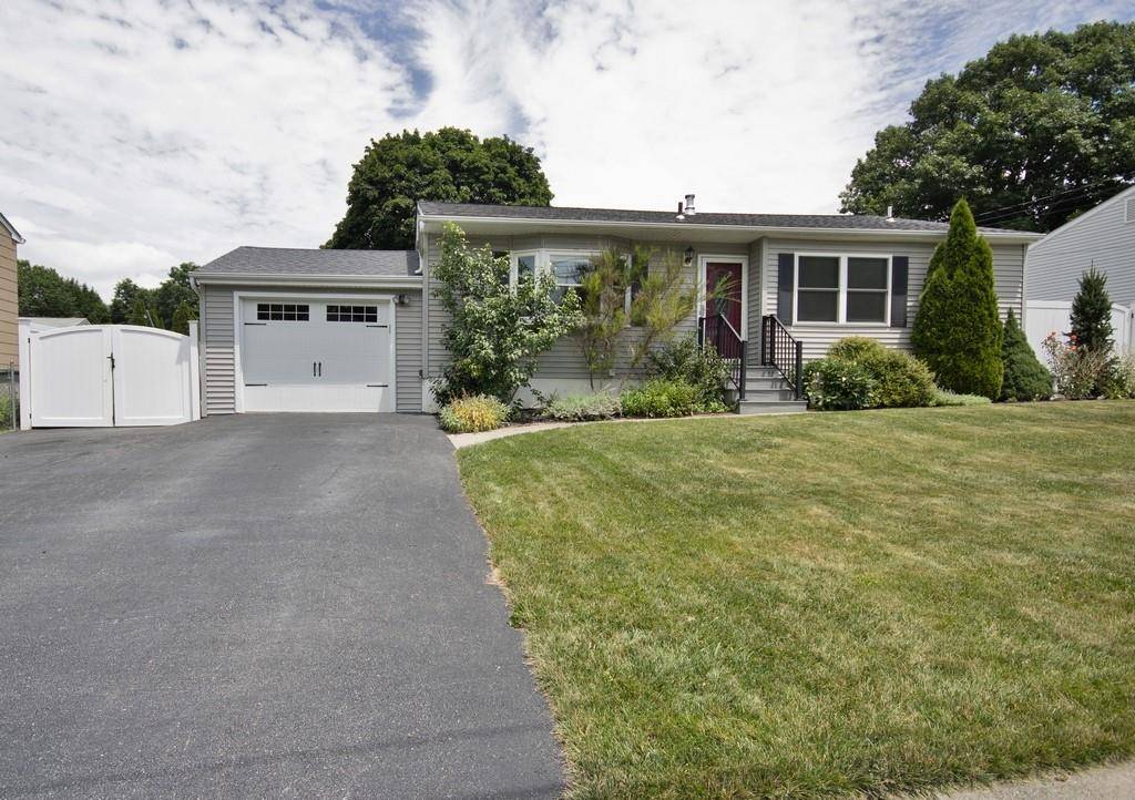 Welcome to this beautifully maintained 3 bedroom, 1.