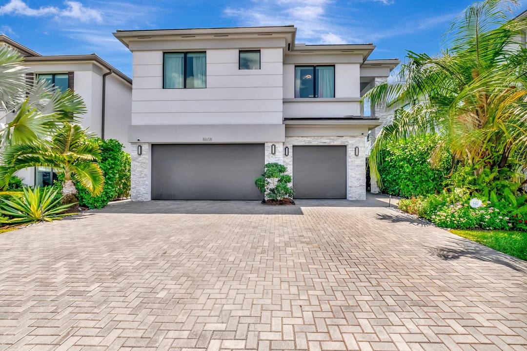 Ready to Move In Designer Estate in Lotus 550K in Bespoke Upgrades Where Every Detail Tells a Story This is not just another home, It is a fully reimagined residence, ...