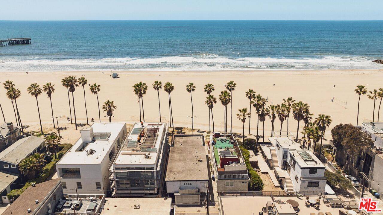 2609 Ocean Front Walk 7BR Marina Del Rey La