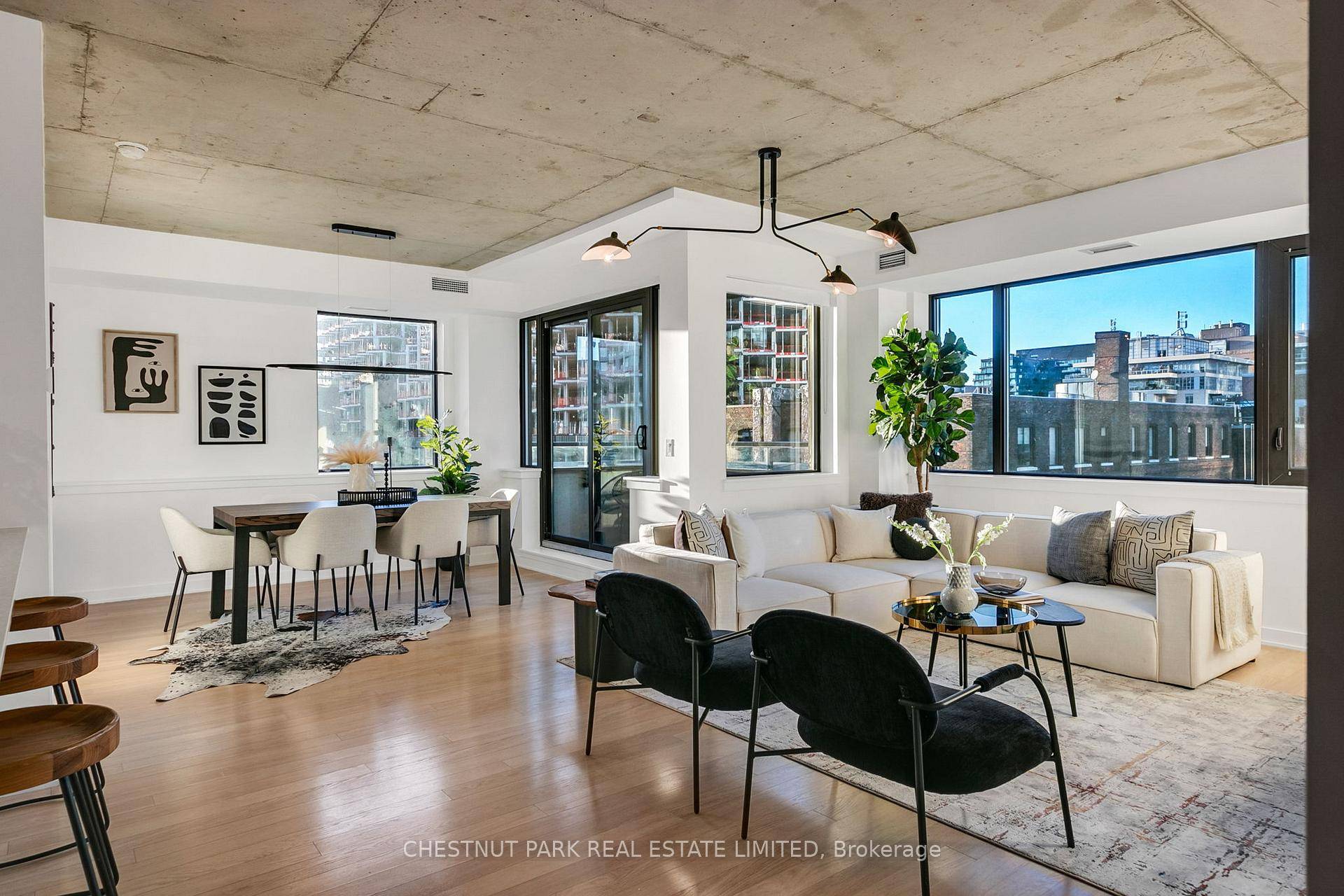 Large 2 bedroom corner suite in popular King West mid rise.