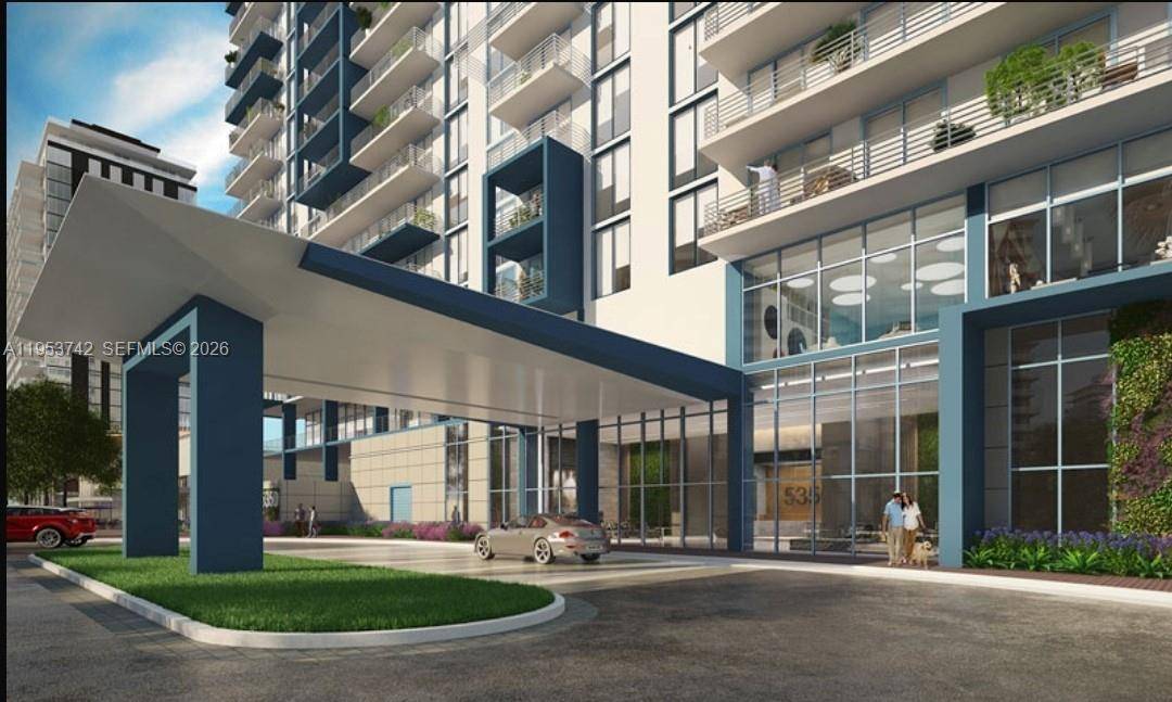 5350 Park is a community in the heart of Doral, surrounded by golf courses.