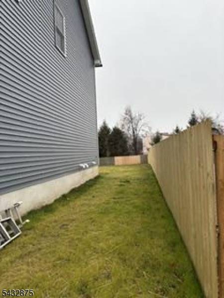 Brand NEW construction with geerous size rooms and many upgrades.