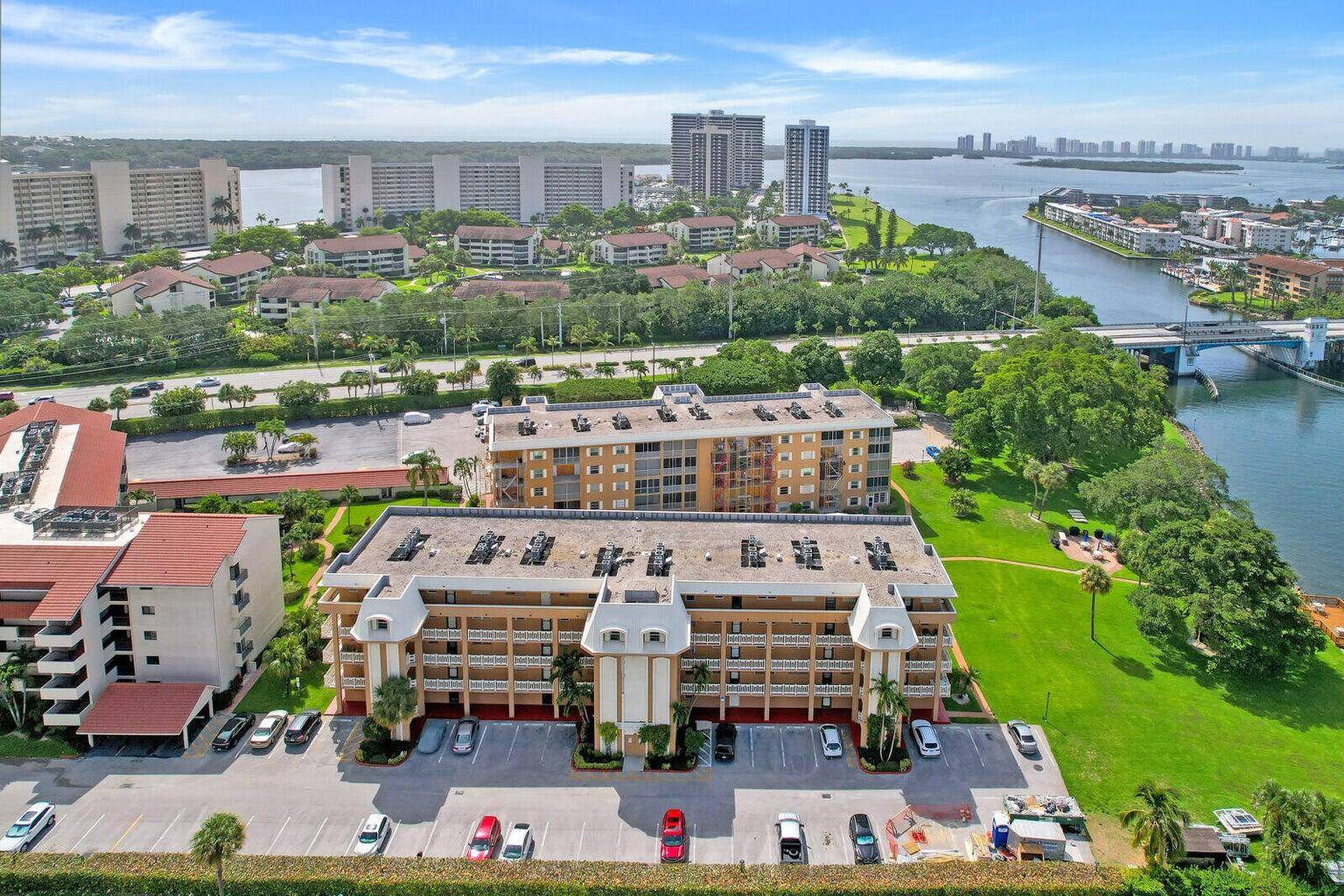 The seller has paid all assessments move right in and enjoy this amazing community !