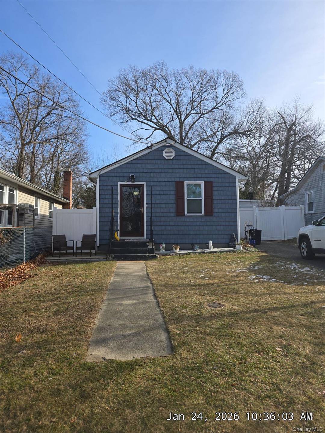 Sound Beach I Miller Place SchoolsWelcome to this beautifully renovated ranch style home offering 3 bedrooms and 1 Full bathroom room in thedesirable Miller Place School District.