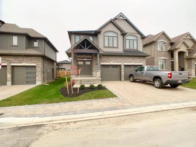 Welcome to 45 1061 Eagletrace Drive, a spacious 2 storey executive home offering over 2, 900 sq.
