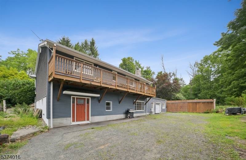 Welcome to your new retreat at 2 Lyonsville Road ?