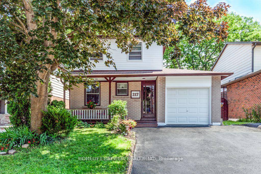 Welcome to This Beautiful 3 Bedroom Detached Home in Central Newmarket !