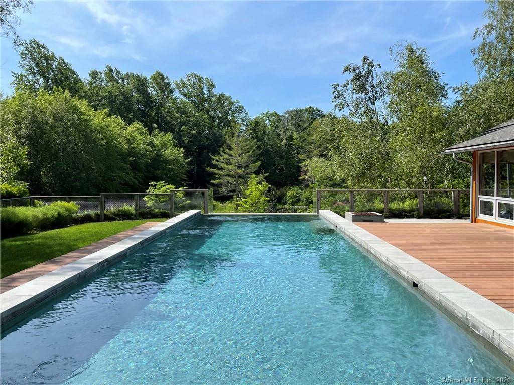 Turn into the driveway and the stunning surroundings will melt your stress away.