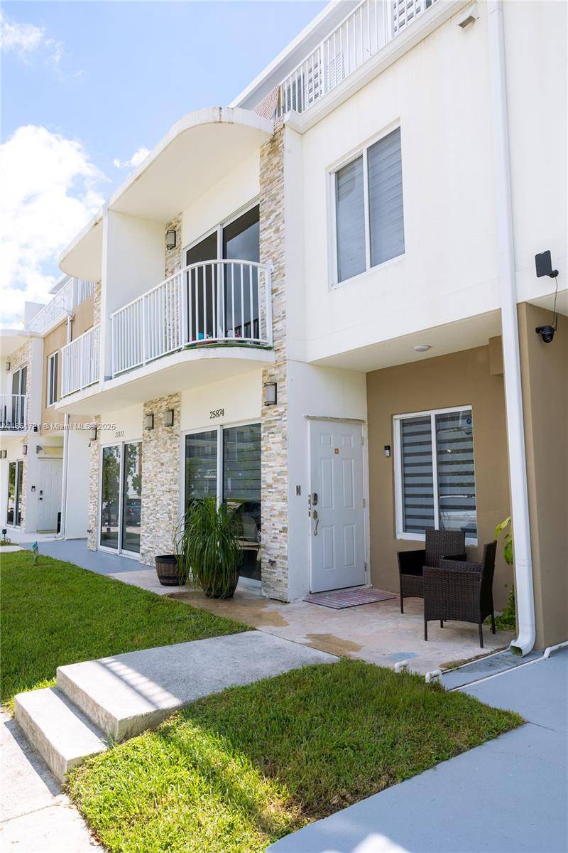 Spacious 4 bedroom, 3 bath townhouse in a desirable Homestead community.