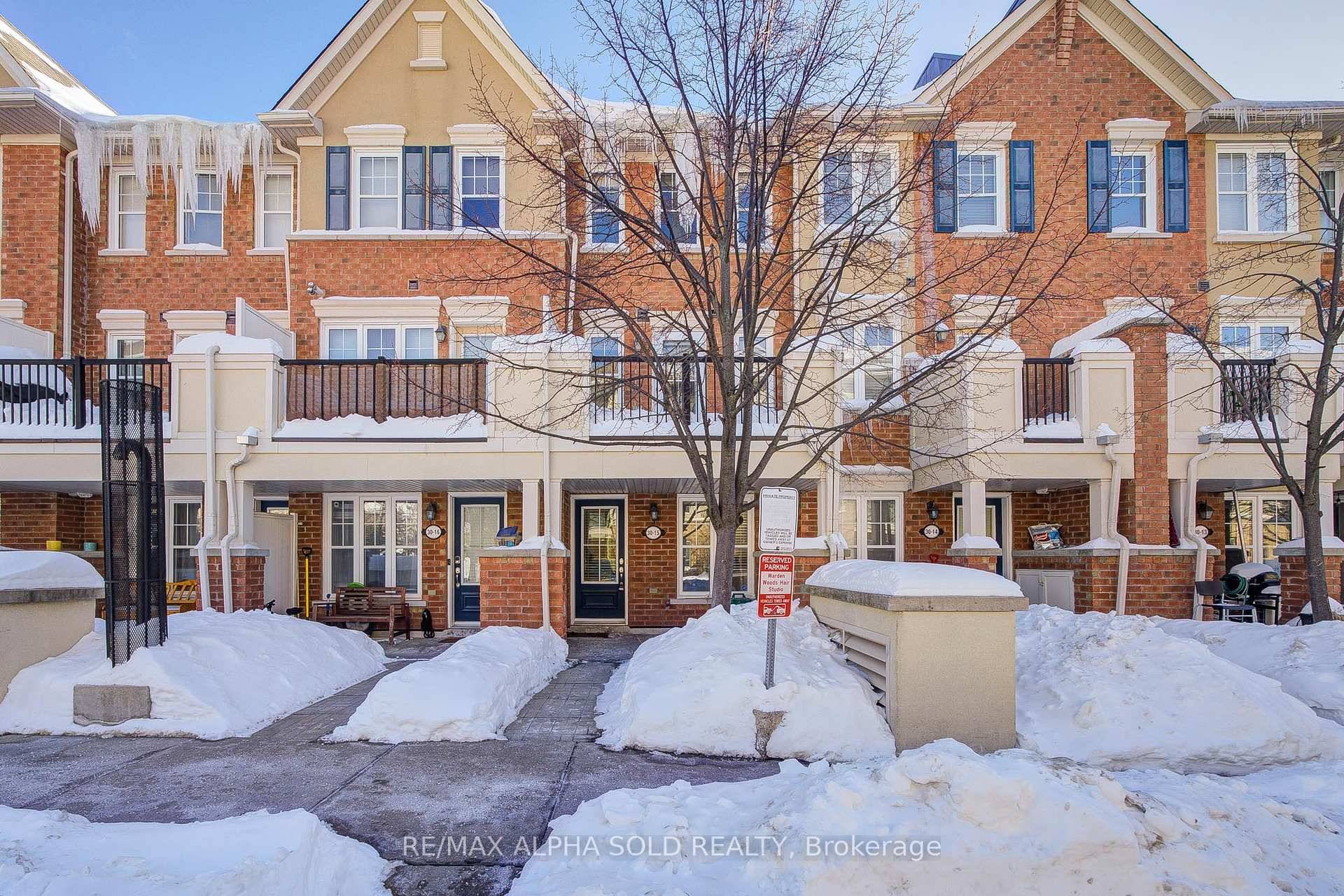 Welcome to this spacious 3 storey, 2 bedroom, 2 bathroom townhome offering a stylish and functional layout in a prime location.