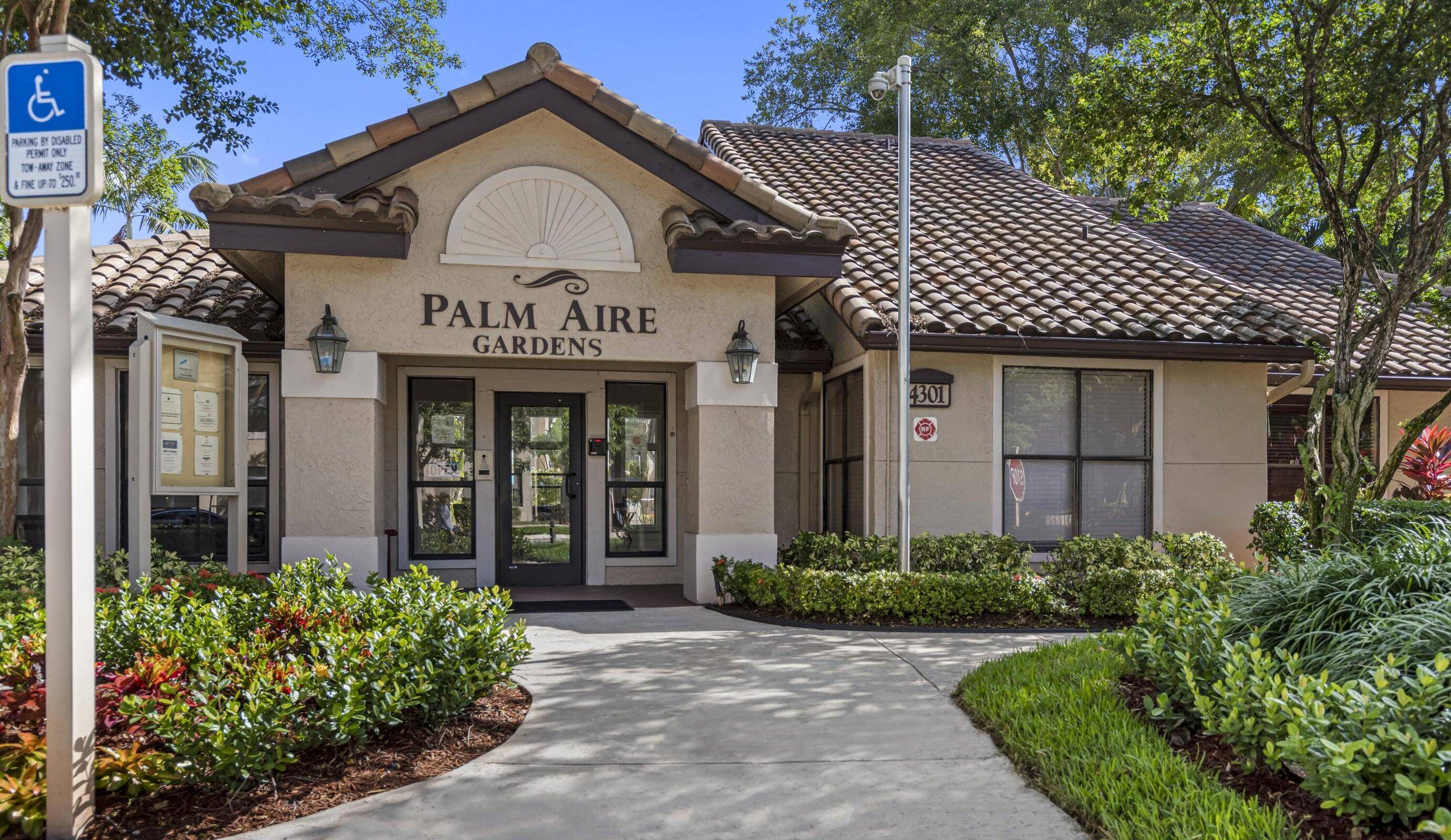LOVLEY RENOVATED 2 1 BEDROOM NEAR MAJOR HIGHWAYS, OPEN BALCONY, VAULTED CEILINGS, Complex offers pool, tennis and clubhouse and is gated.