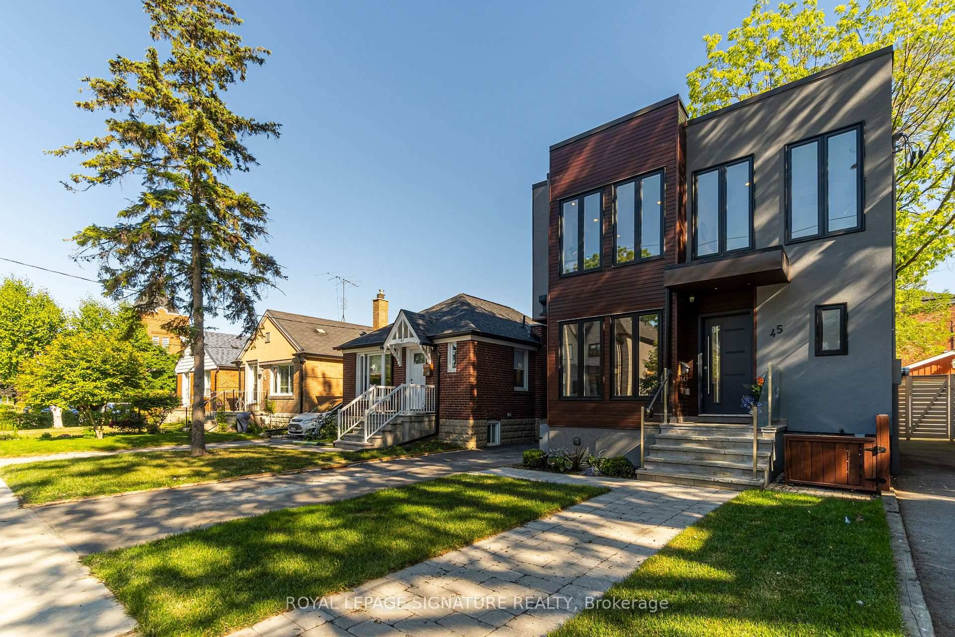 Chic Custom Home in Weston Village Stunning contemporary main amp ; second floor unit in a custom built 3 bedroom home.